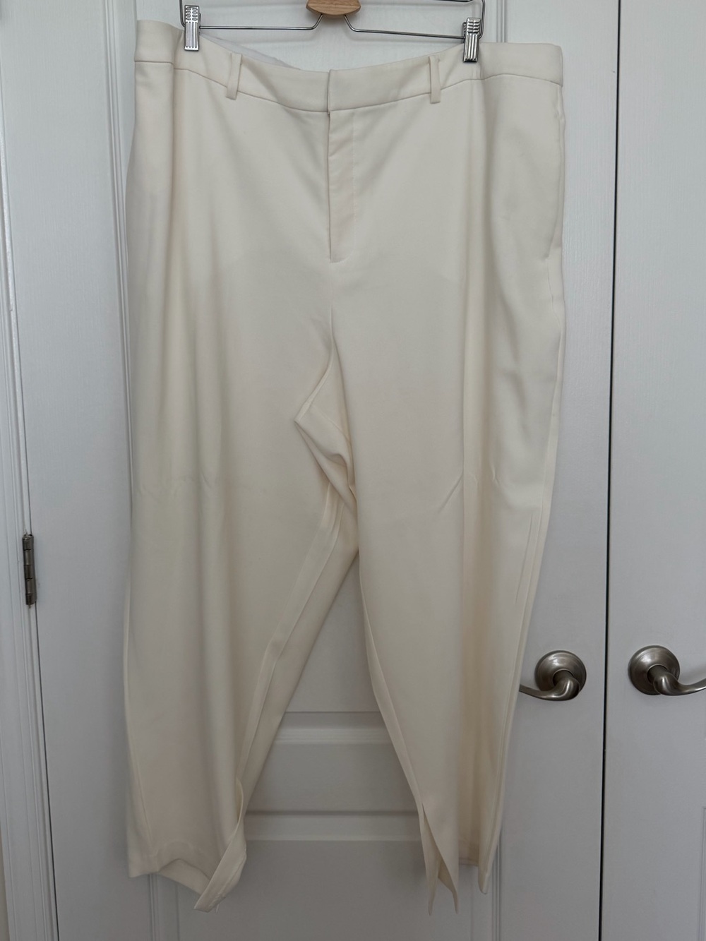 Like New Eloquii Ivory Women’s Split Hem Dress Pants size 22